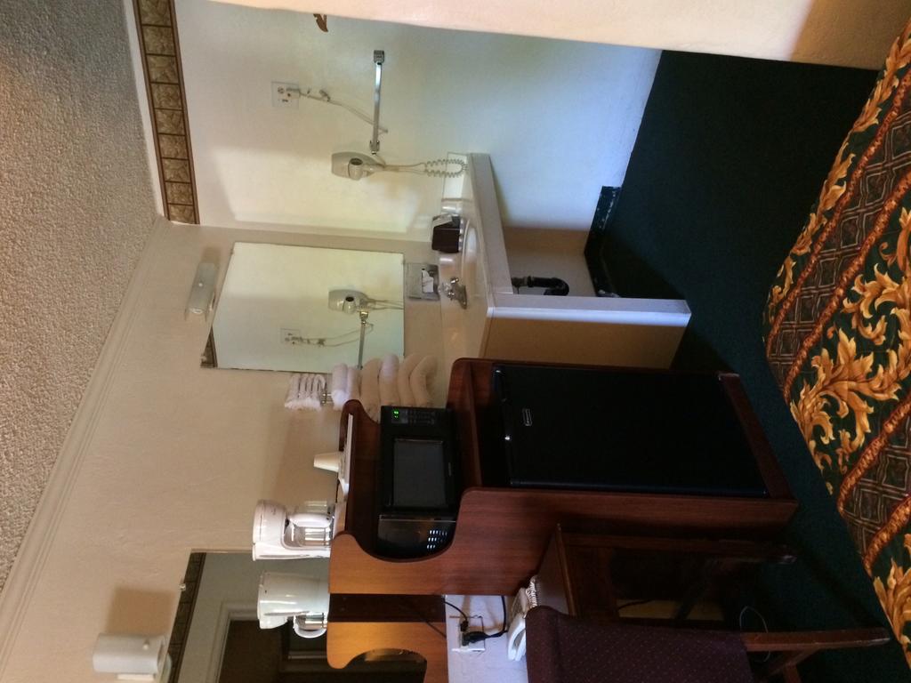 Townhouse Motel Sanger Экстерьер фото